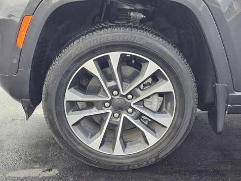 New 2023 Jeep Grand Cherokee Overland w/ Advanced Protech Group III AWD/4WD image 8