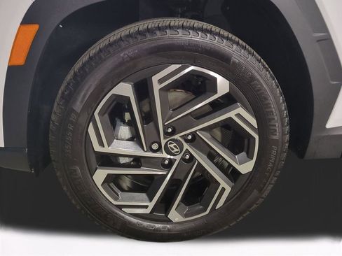 Certified 2025 Hyundai Tucson Limited AWD/4WD image 11