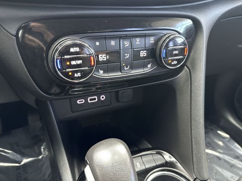 Used 2022 Buick Encore GX Select image 21