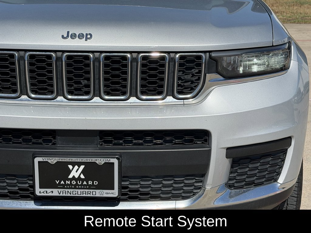 Used 2022 Jeep Grand Cherokee L Laredo w/ Luxury Tech Group I RWD image 4