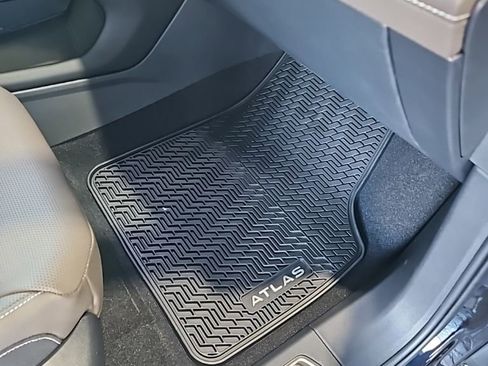 New 2026 Volkswagen Atlas SEL image 15