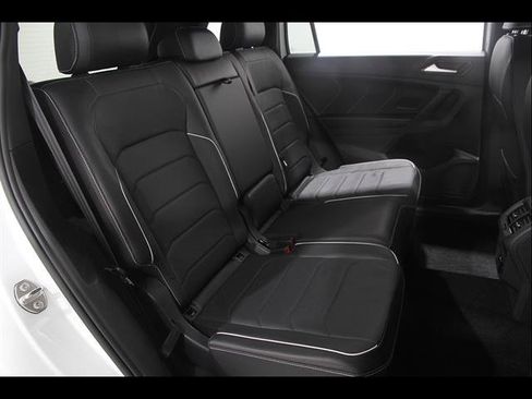 Certified 2023 Volkswagen Tiguan SEL R-Line AWD/4WD image 18