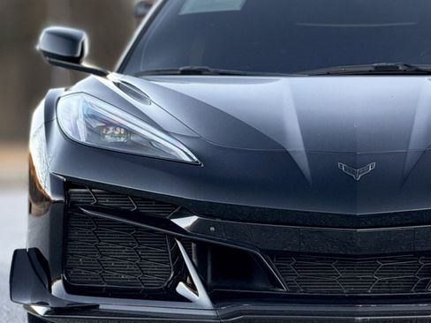 Used 2023 Chevrolet Corvette Z06 w/ Z07 Performance Package image 13