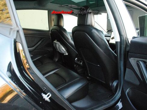 Used 2019 Tesla Model 3 Performance image 6