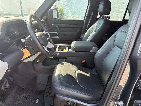 Used 2023 Land Rover Defender 110 SE AWD/4WD image 12