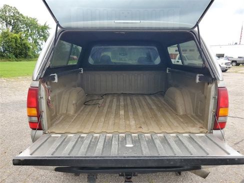 Used 2003 GMC Sierra 2500 SLE w/ Skid Plate Package image 25