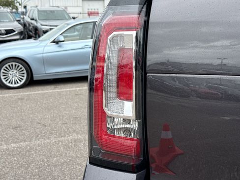 Used 2018 GMC Yukon Denali w/ Denali Ultimate Package image 10