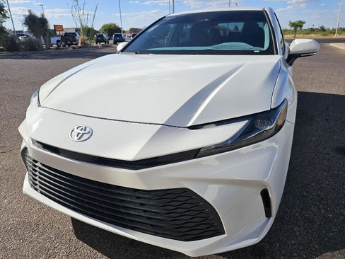 Used 2025 Toyota Camry LE w/ Convenience Package FWD image 11