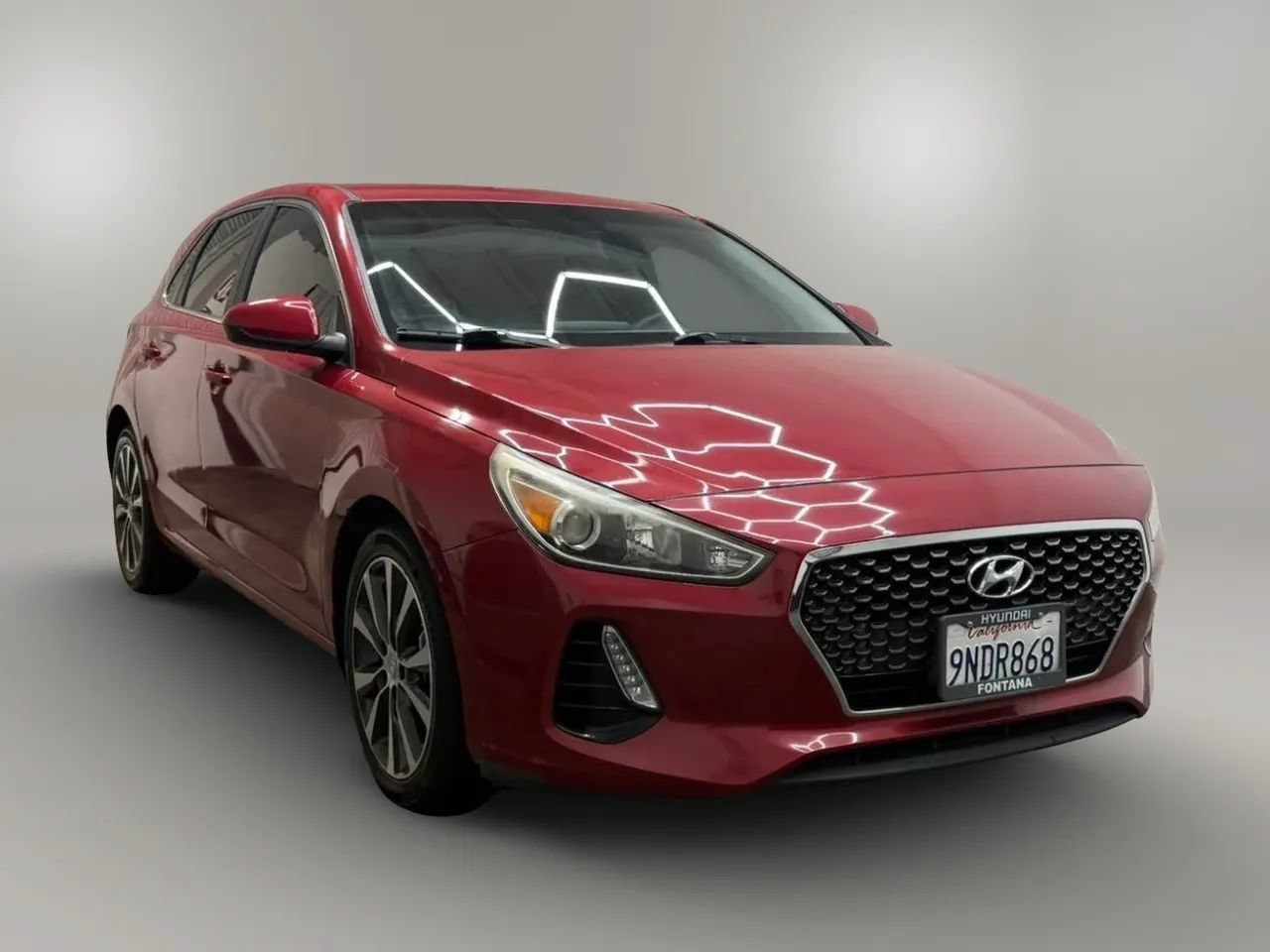 Used 2018 Hyundai Elantra GT FWD image 1