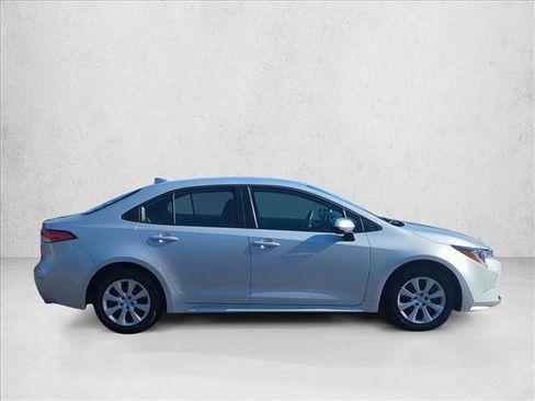 Certified 2025 Toyota Corolla LE image 4