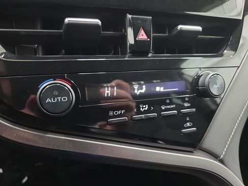 Certified 2021 Toyota Camry SE w/ Convenience Package image 20