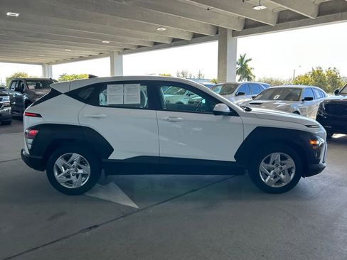 Used 2024 Hyundai Kona SE image 4