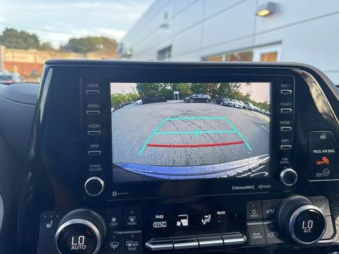 Used 2022 Toyota Highlander XLE image 26