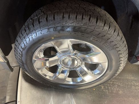 Used 2014 Chevrolet Silverado 1500 LTZ w/ LTZ Plus Package image 10