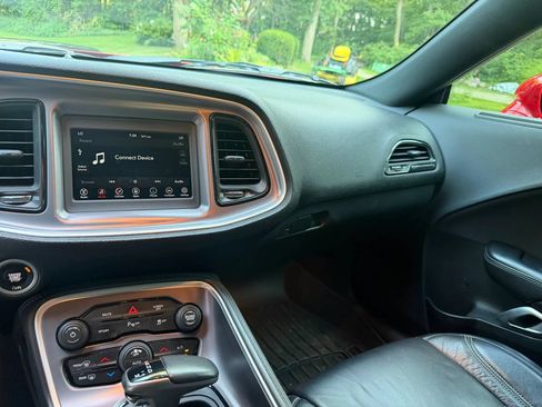 Used 2019 Dodge Challenger R/T RWD image 28