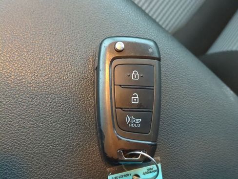 Used 2023 Hyundai Kona SE image 32