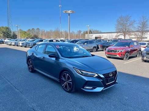Used 2023 Nissan Sentra SR w/ SR Premium Package image 11