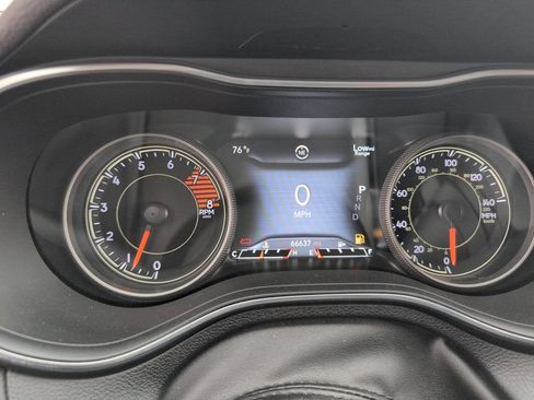 Used 2019 Jeep Cherokee Trailhawk AWD/4WD image 16