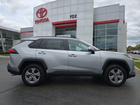 Used 2025 Toyota RAV4 XLE AWD/4WD image 8