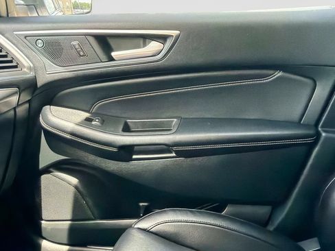 Used 2022 Ford Edge Titanium AWD/4WD image 23