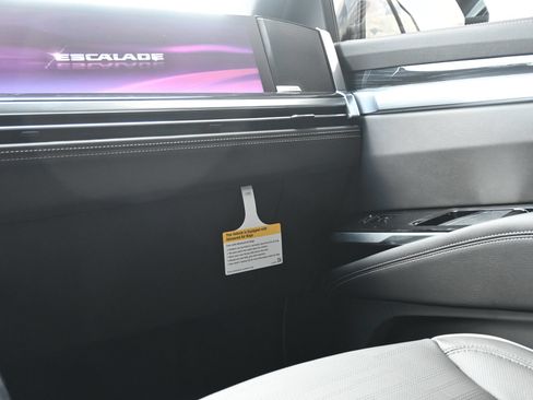 Certified 2026 Cadillac Escalade Sport w/ Touring Package AWD/4WD image 9