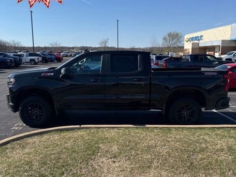 Used 2021 Chevrolet Silverado 1500 LT Trail Boss image 3