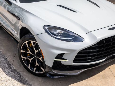 Used 2023 Aston Martin DBX 707 AWD/4WD image 2
