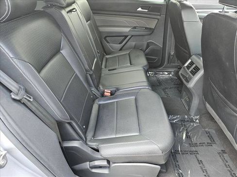Used 2021 Volkswagen Atlas Cross Sport SE FWD image 26