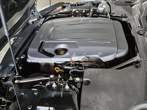 Used 2020 Jaguar F-TYPE Coupe RWD image 22