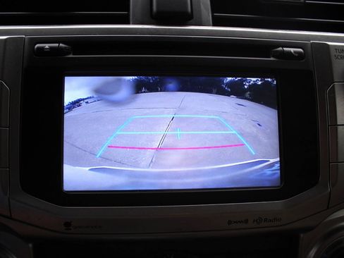 Used 2018 Toyota 4Runner SR5 RWD image 9
