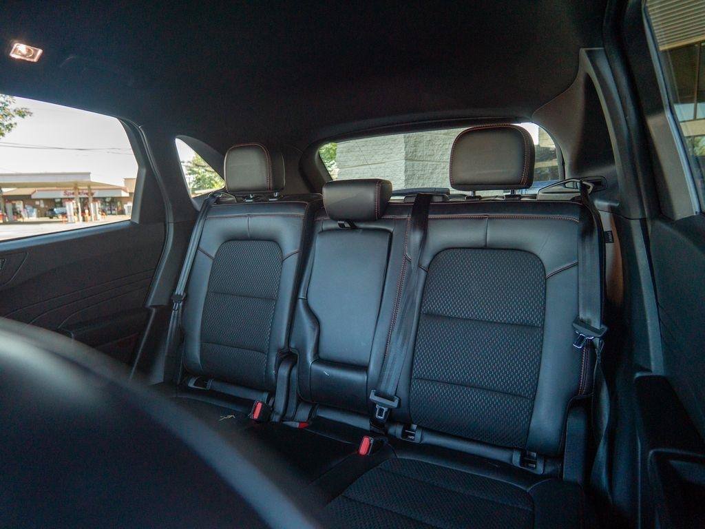 Used 2025 Ford Escape ST-Line Select AWD/4WD image 30
