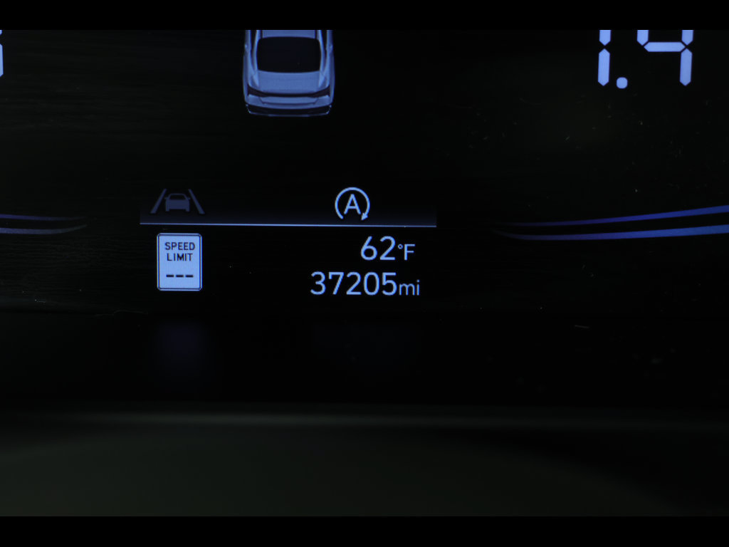 Used 2024 Hyundai Elantra SE FWD image 23