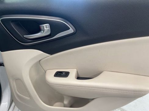 Used 2015 Chrysler 200 C w/ Navigation & Sound Group I image 31
