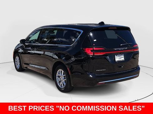New 2027 Chrysler Pacifica Select FWD image 5