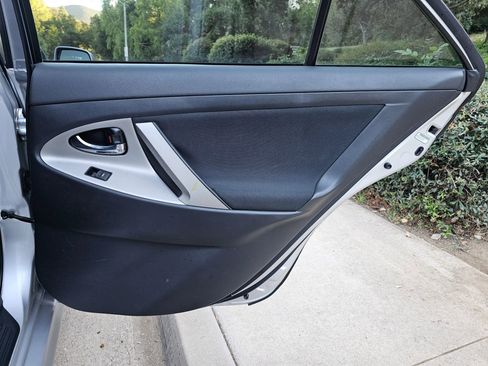 Used 2011 Toyota Camry SE image 26