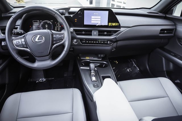 Certified 2025 Lexus UX 300h FWD w/ Accessory Package (Z2) image 19