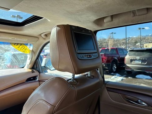 Used 2016 Cadillac Escalade Platinum image 39