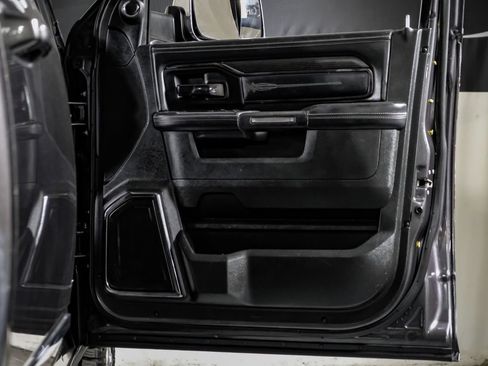 Used 2022 RAM 2500 Limited AWD/4WD image 36