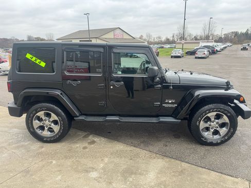 Used 2017 Jeep Wrangler Unlimited Sahara image 3