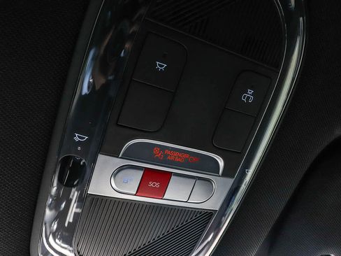 Used 2025 Hyundai Ioniq 6 SE RWD image 33