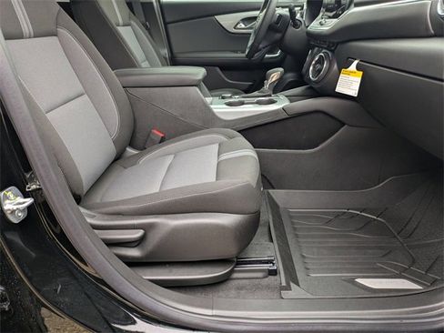 New 2025 Chevrolet Blazer LT image 34