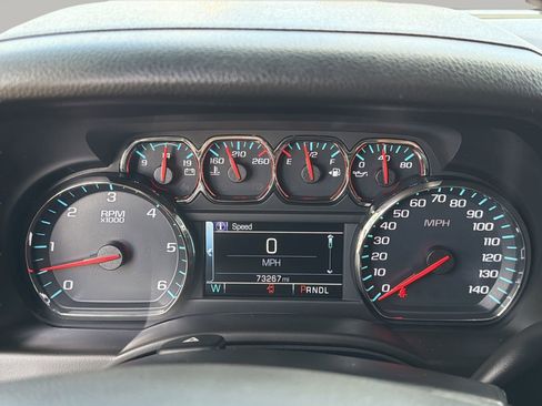 Used 2019 Chevrolet Suburban LS RWD image 28