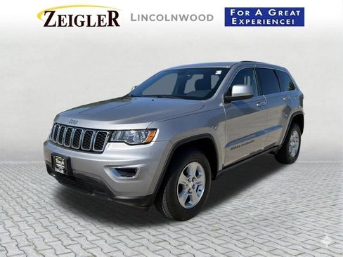 Used 2017 Jeep Grand Cherokee Laredo AWD/4WD image 2