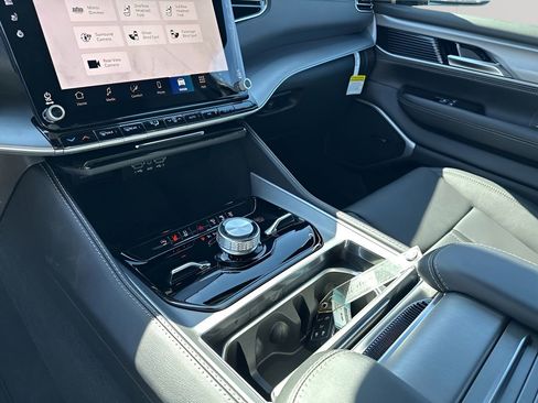 New 2026 Jeep Grand Wagoneer Limited image 36