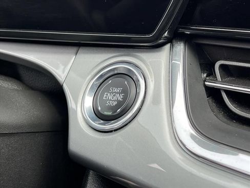 Used 2025 Chevrolet Trax LT FWD image 24