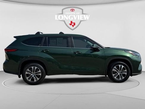Used 2023 Toyota Highlander XLE FWD image 6