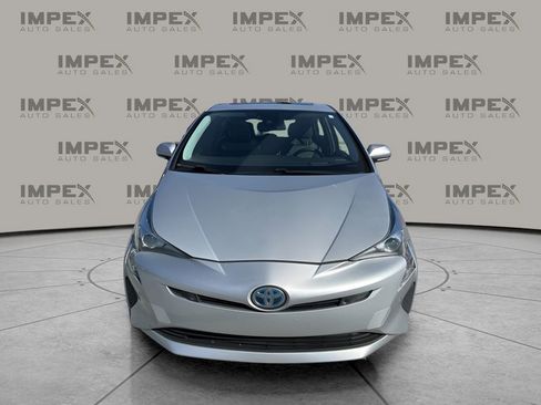 Used 2018 Toyota Prius Four image 8