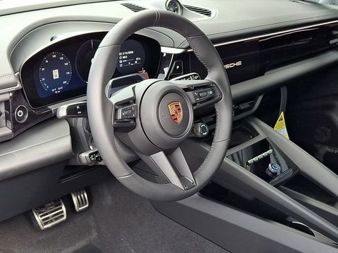 New 2026 Porsche Macan 4 Electric AWD/4WD image 4