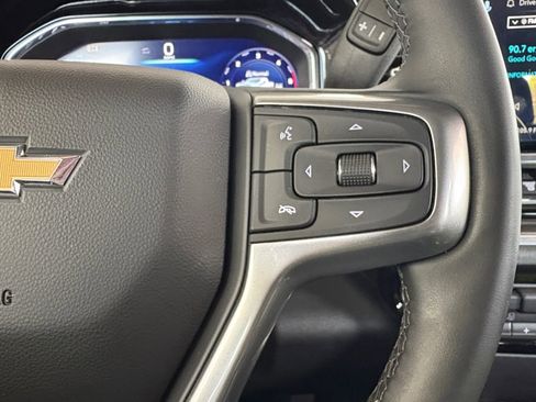 Used 2025 Chevrolet Silverado 2500 LTZ w/ LTZ Convenience Package image 16