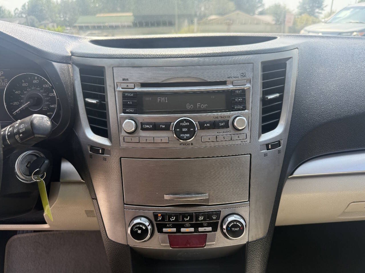 Used 2010 Subaru Outback 2.5i Premium w/ Popular Equipment Group 1A AWD/4WD image 18